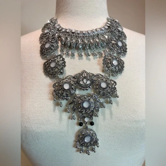 BOHO STATEMENT NECKLACE - Picture 4 of 5